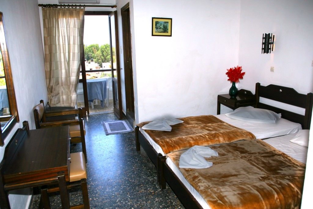 Hotel Harmony Малиа Екстериор снимка